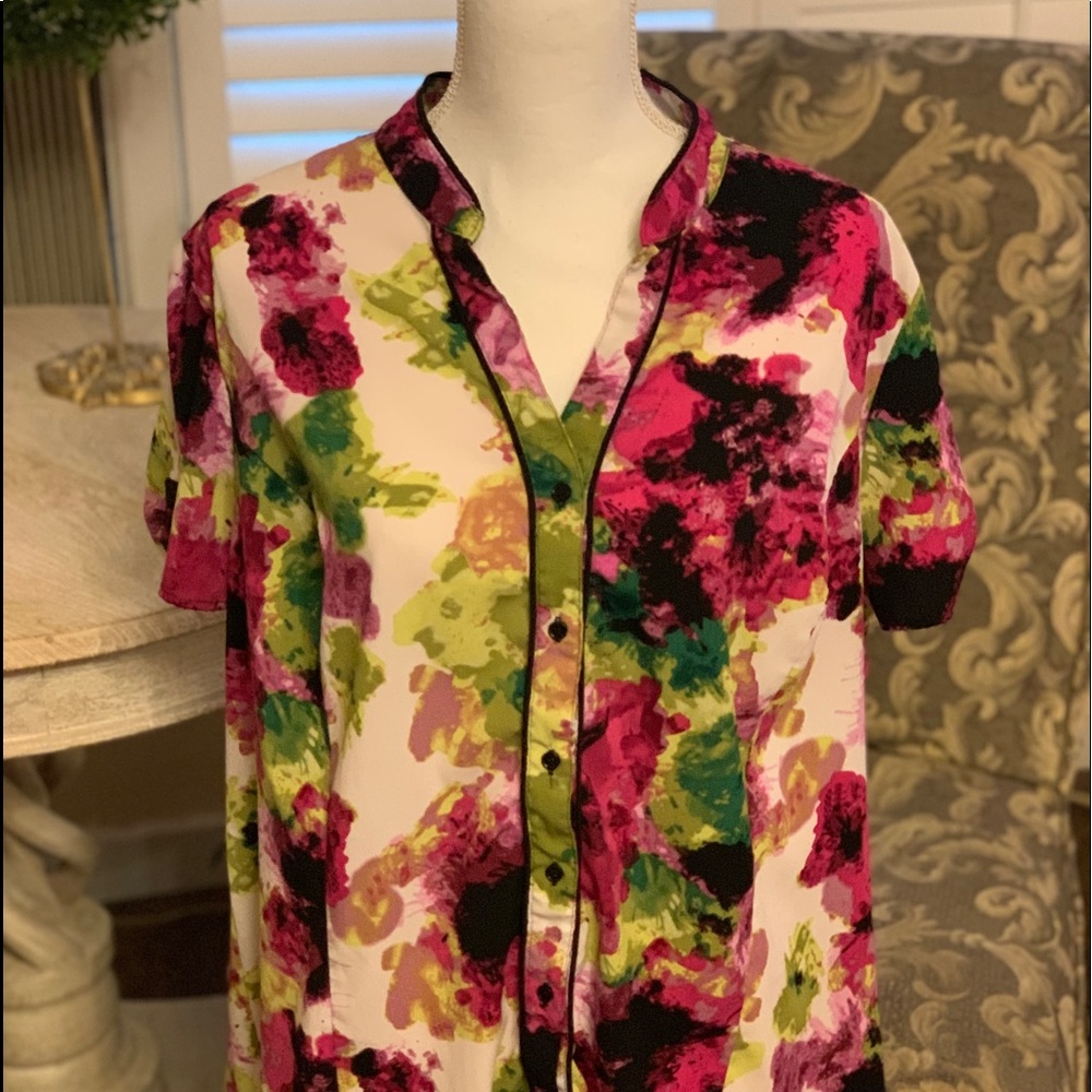 Short sleeve blouse size 2X